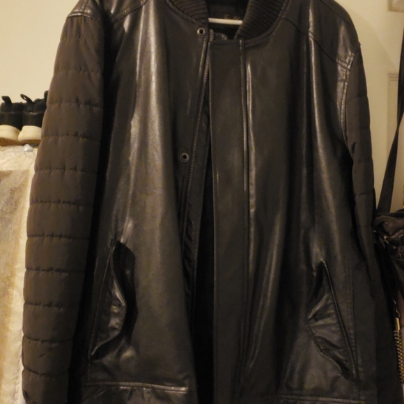 Man Jacket - Picture 1 of 3